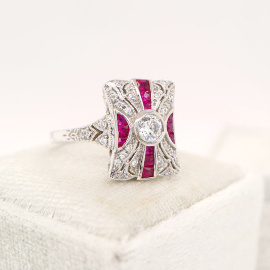 Art deco square ring in 9k white gold with ruby and diamond