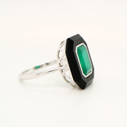 Art deco style ring in solid white gold, green agate and onyx