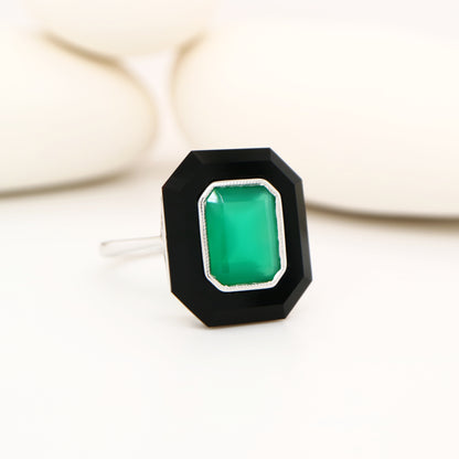 Art deco style ring in solid white gold, green agate and onyx