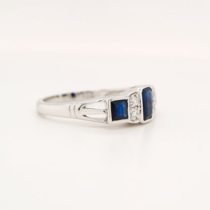 Art deco ring with sapphire and diamond in white gold