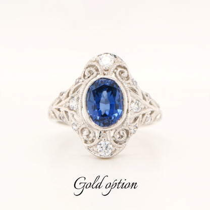 Cocktail ring with natural sapphire and white gold with diamond