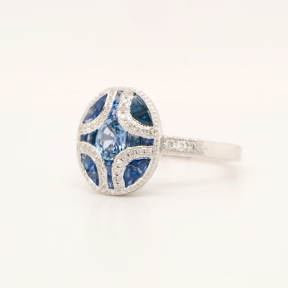 Art deco mystery set ring in white gold, sapphire and diamond