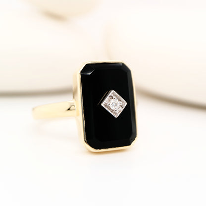 Art deco style ring in solid Yellow gold, onyx and natural diamond (larger version)
