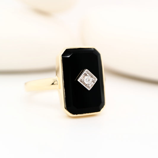 Art deco style ring in solid Yellow gold, onyx and natural diamond (larger version)