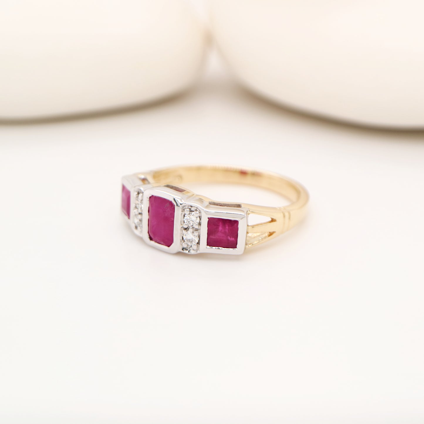 Art deco ring with ruby and diamond in twin gold
