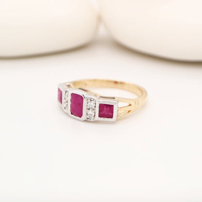 Art deco ring with ruby and diamond in twin gold