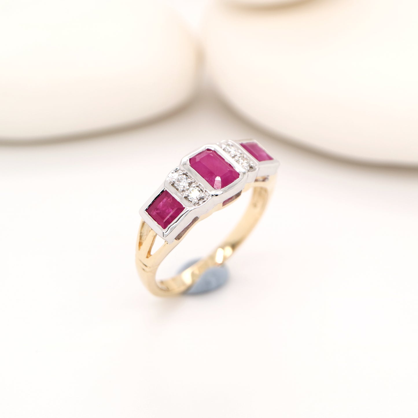 Art deco ring with ruby and diamond in twin gold