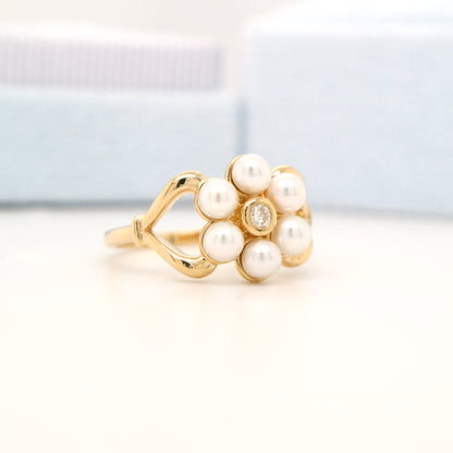 Colonial pearl and diamond ring in yellow gold