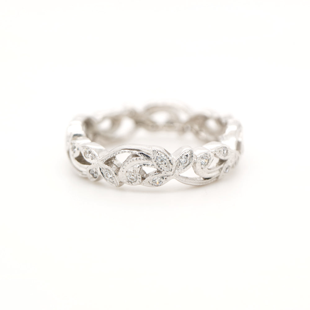 Eternity ring in sterling silver with cz