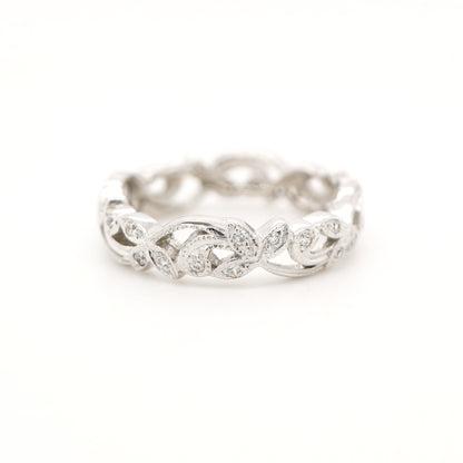 Eternity ring in sterling silver with cz