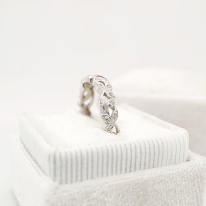 Eternity ring in sterling silver with cz