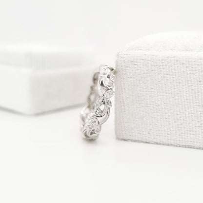 Eternity ring in sterling silver with cz