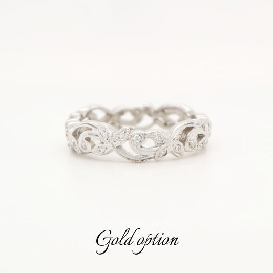 Eternity ring in white gold and diamond