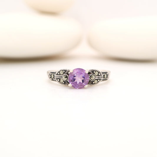 Art deco ring in amethyst and marcasite in sterling silver