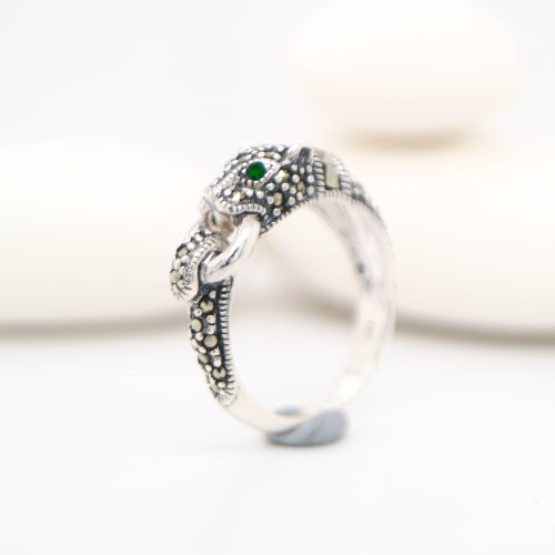 Panther ring in marcasite, Emerald and sterling silver