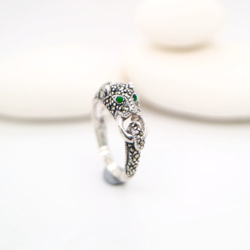 Panther ring in marcasite, Emerald and sterling silver