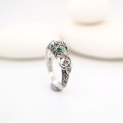 Panther ring in marcasite, Emerald and sterling silver