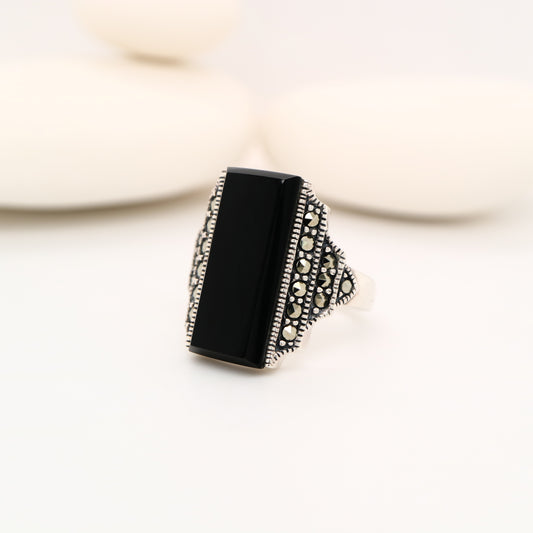 Art deco ring in black onyx, marcasite and sterling silver
