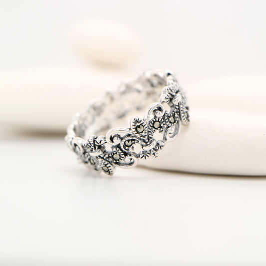 Fleur-de-lis ring in marcasite and sterling silver