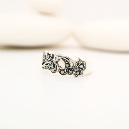 Clover patterned marcasite ring in sterling silver