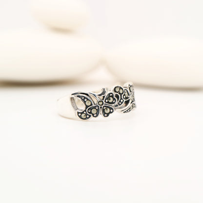 Clover patterned marcasite ring in sterling silver